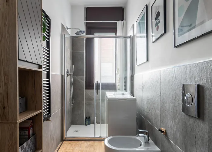 דירה Con Terrazzo Sui Tetti Milanesi