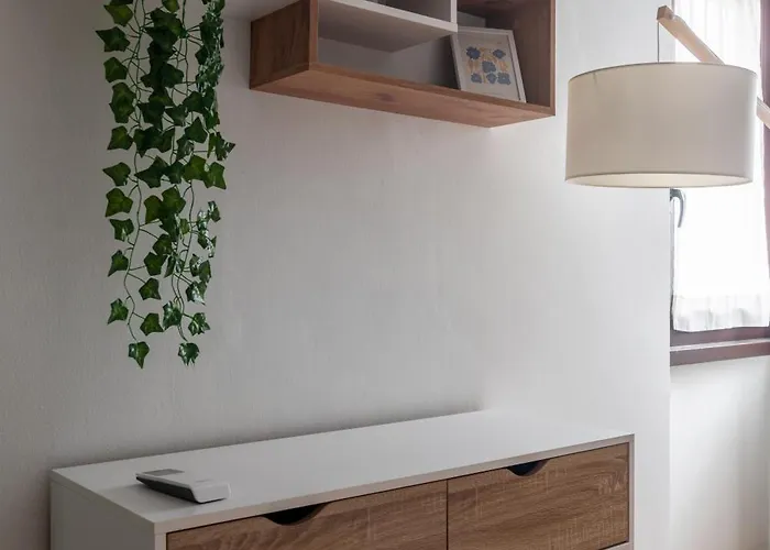 Con Terrazzo Sui Tetti Milanesi * מילאנו