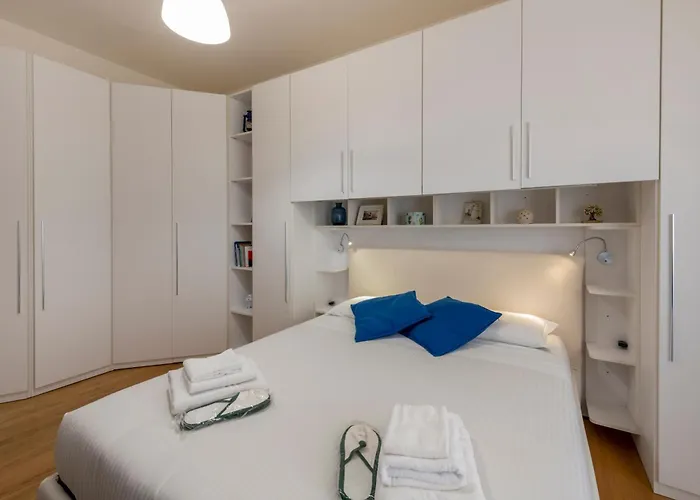 Bnbutler - Strigelli, 13 - Accogliente Bilocale Con Balcone דירה