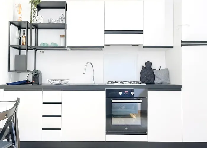 The Boutique - Steps Away From The Duomo Area דירה מילאנו