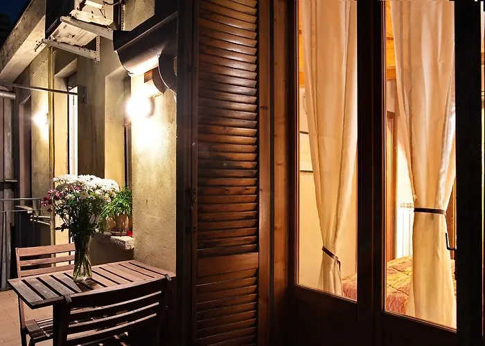 Skyline In Citta Studi A 1 Minuto Dal Metro Con Terrazzo Wi-fi E Netflix Mediolan