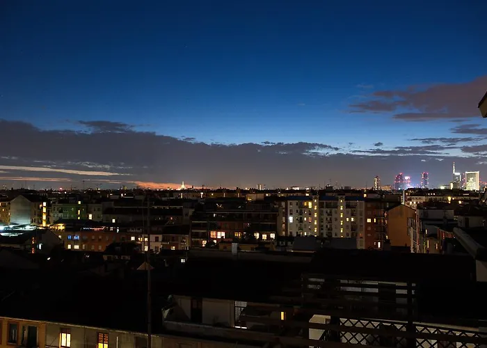 Skyline In Citta Studi A 1 Minuto Dal Metro Con Terrazzo Wi-fi E Netflix