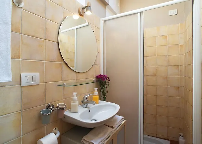 Skyline In Citta Studi A 1 Minuto Dal Metro Con Terrazzo Wi-fi E Netflix *