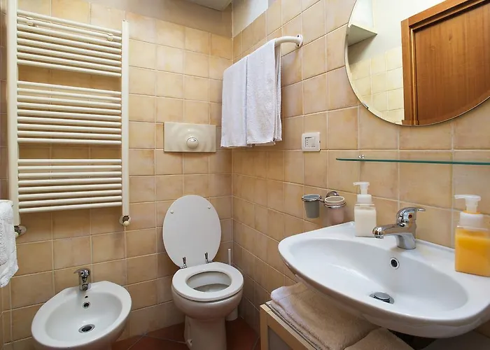 Skyline In Citta Studi A 1 Minuto Dal Metro Con Terrazzo Wi-fi E Netflix Apartament Mediolan