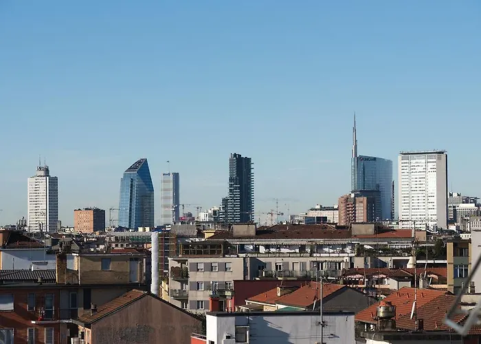 Skyline In Citta Studi A 1 Minuto Dal Metro Con Terrazzo Wi-fi E Netflix Apartament *