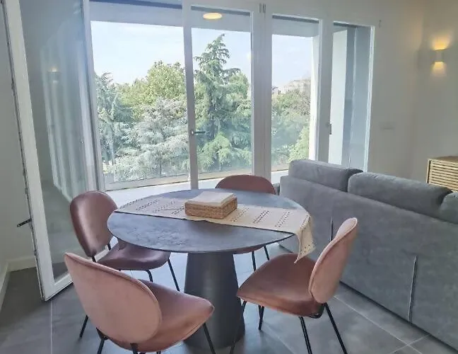 Davide Host | Da Giulietta, 20 Min To Duomo *