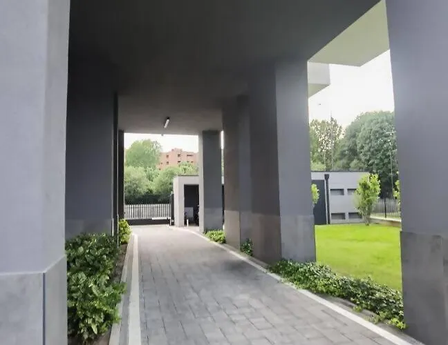 Davide Host | Da Giulietta, 20 Min To Duomo Milánó