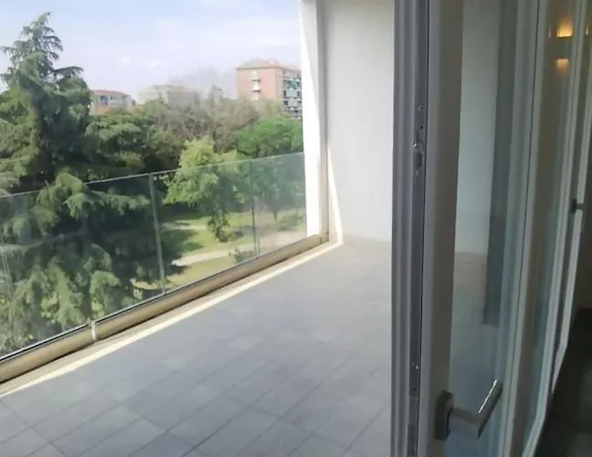 Davide Host | Da Giulietta, 20 Min To Duomo Milánó