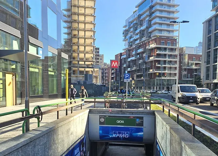 Bilocale Moderno Isola-garibaldi, 4 Posti, Wifi Veloce, Metro A 2 Minuti *