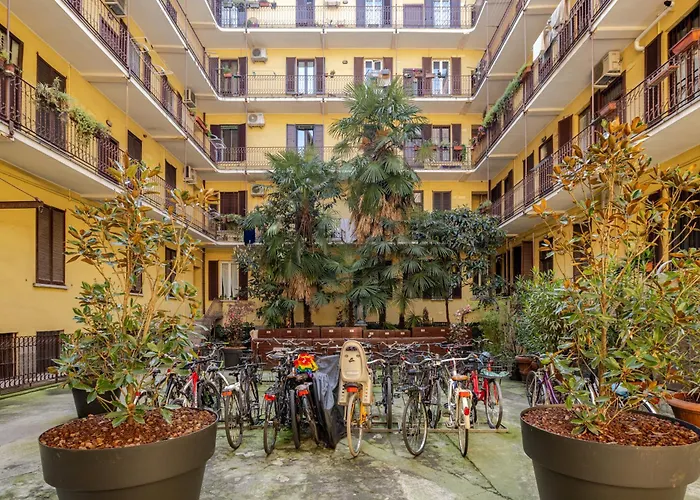 Charming In Isola In The Heart Of Milaan