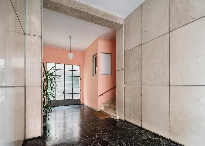 Holi California - Lovely With Metro Steps Away Apartment *