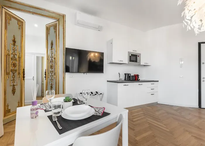 Centrale-duomo 10min - La Dolce - Metro Loreto 4min *