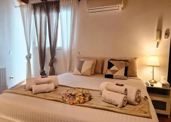 Acasadifranci Attico Con Dehor Privato, Wifi E Metro A 4 Min Da Piedi Apartman *