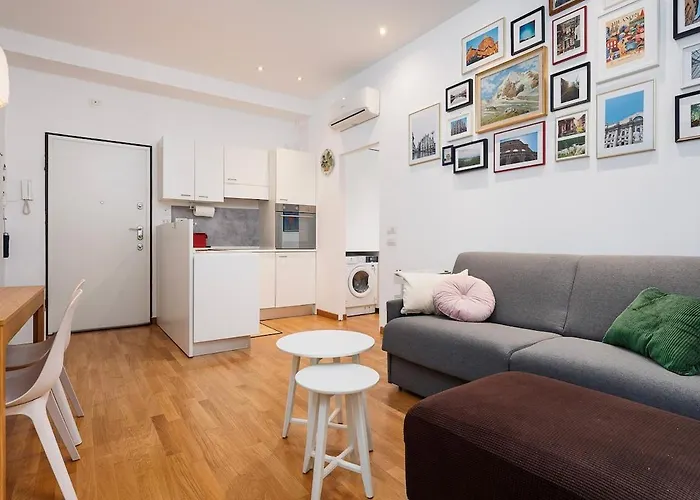 Holi California - Lovely With Metro Steps Away Apartment