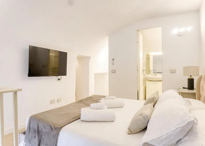 Daire San Babila Elegant Duplex - Design District *