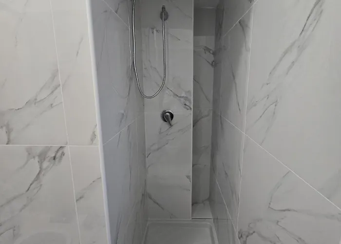 Rent In - Bilocale Zona Navigli Lägenhet *