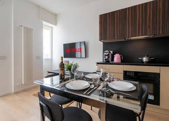 Isola-garibaldi, Elegante Con Wi-fi E Balcone Privato Appartamento *