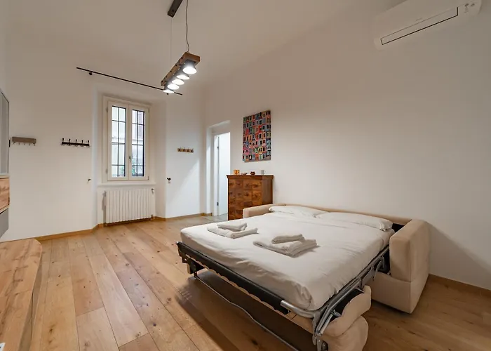 5 Walk From Porta Venezia Station, With 2 Bedrooms