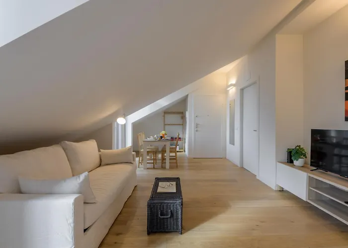 公寓 Novara, 6 - Attic With Style