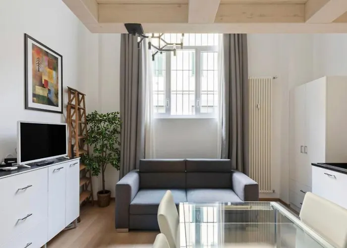 Giusti Two-bedroom Duplex - Arco Della Pace & Sempione Park - Sleeps 5 Апартаменты Милан