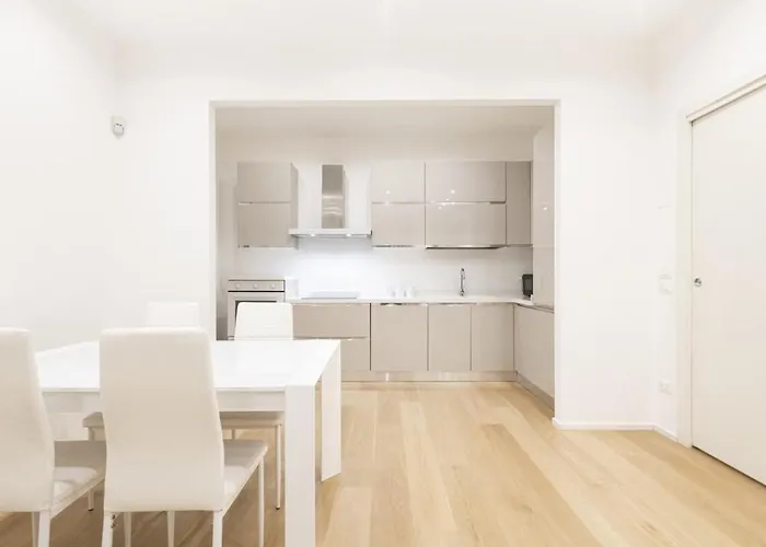 Easylife - - Lamarmora 1 - Porta Romana * Milán