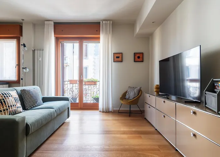 Fusetti Elegante Con Balcone In Zona Navigli