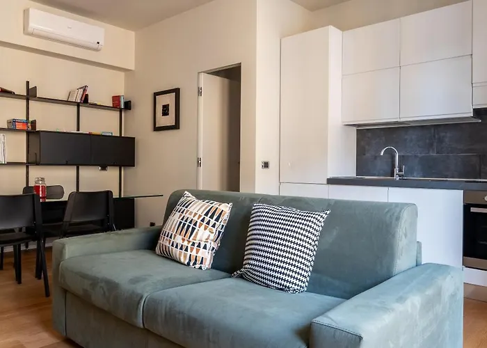 Fusetti Elegante Con Balcone In Zona Navigli Милан