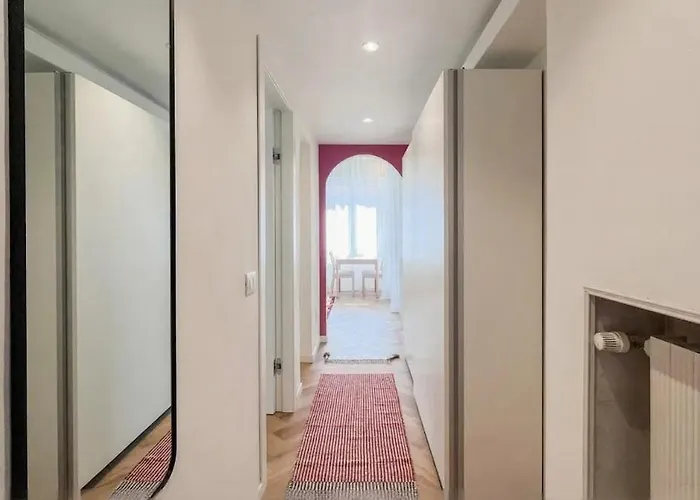 Lovely One Bedroom Flat With Terrace In Via Sebino *