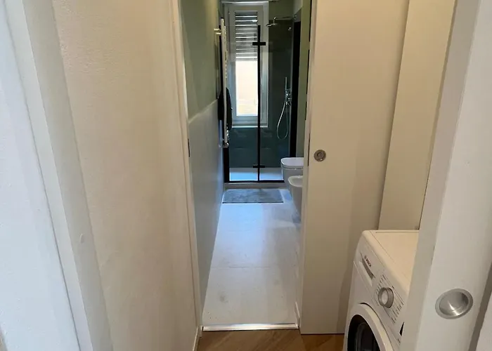 Daire Lovely One Bedroom Flat With Terrace In Via Sebino