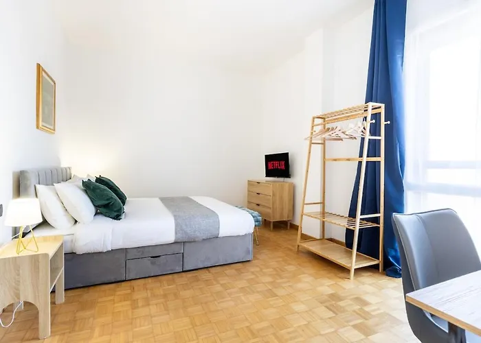 Duomo 7 Min - Panoramic Terrace & Two Bedrooms * מילאנו