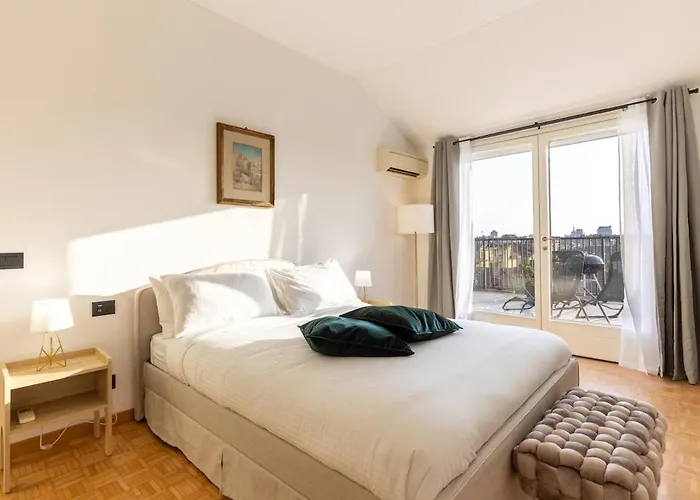 Duomo 7 Min - Panoramic Terrace & Two Bedrooms מילאנו