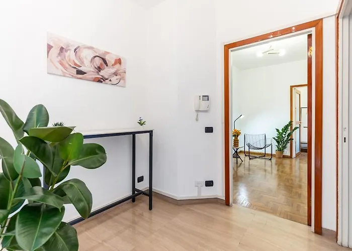 Duomo 7 Min - 3 Bedrooms, Terrace & Parking * ミラノ
