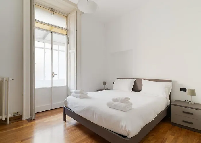 Guesthost - Modern Flat Near Darsena