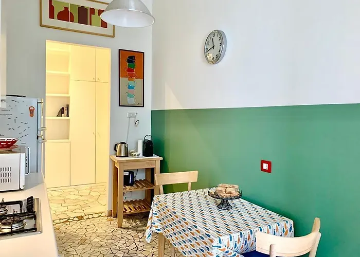 Spacious And Bright Two-room In Bocconi *