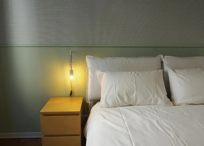 Spacious And Bright Two-room In Bocconi *