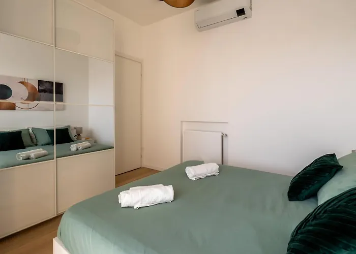 Isola-garibaldi, Elegante Con Wi-fi E Balcone Privato Appartamento *