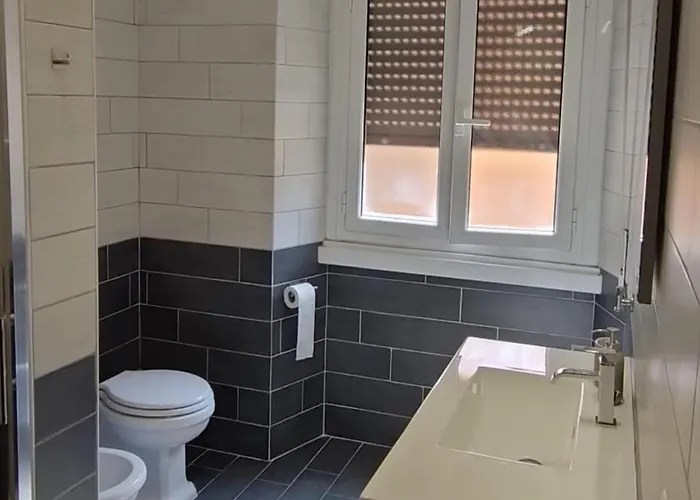 Cozy & Contemporary 2 Bdrm 1 Bthrm In Citta Studi Daire Milano