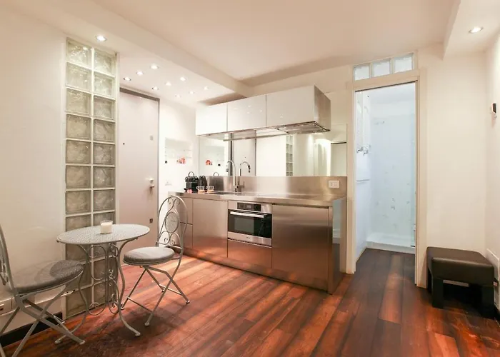 Hacca Collection - Charming In Corso Magenta Apartmán *