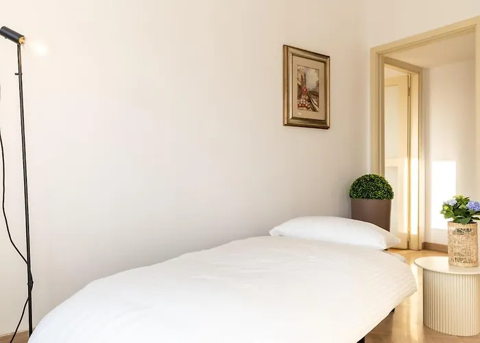 Duomo 7 Min - Panoramic Terrace & Two Bedrooms * Milão