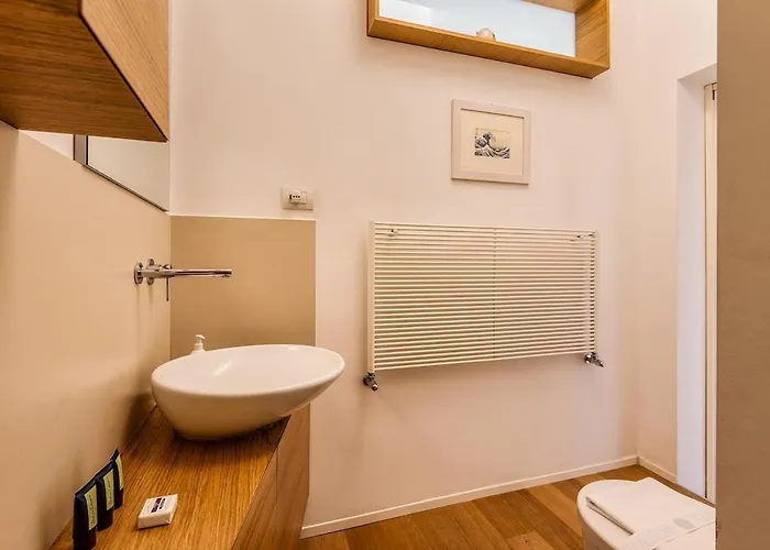 Апартаменты Porta Venezia Charme-2km From Centrale-15' Airport Милан