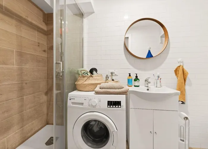 Apartmán Center - With Ac, Wifi - Station 10'