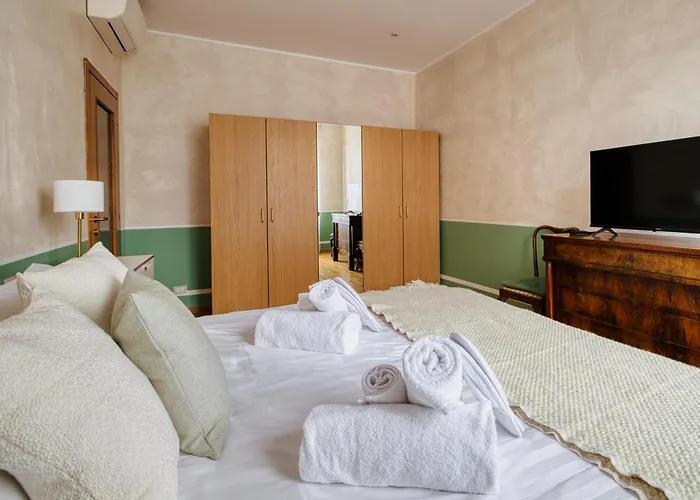 Elegant Three In Porta Romana By Mastery * Milán