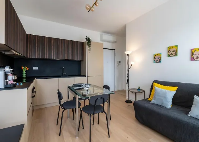 Isola-garibaldi, Elegante Con Wi-fi E Balcone Privato Milano