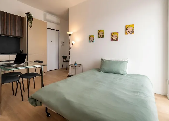 Isola-garibaldi, Elegante Con Wi-fi E Balcone Privato