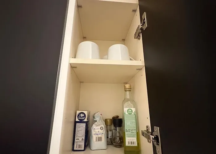 Modern In Milan, Isola Area