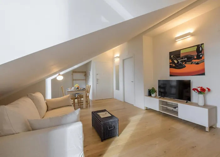 公寓 Novara, 6 - Attic With Style