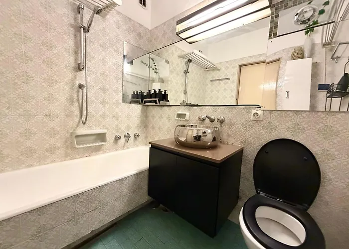 Urban Jungle 7 - New Door