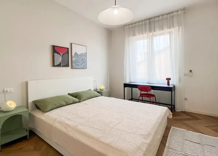 Lovely One Bedroom Flat With Terrace In Via Sebino *