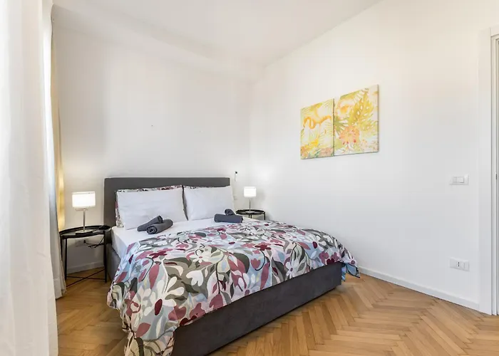 Apartament Centrale-duomo 10min - Bluedream - Metro Loreto 4min *