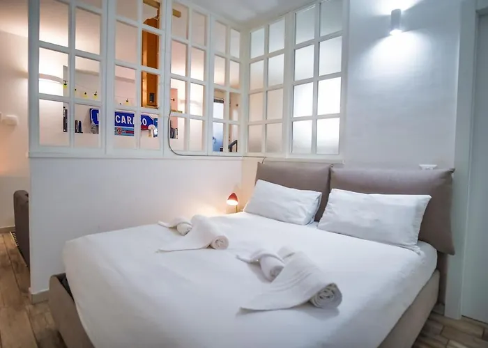 M1 Lotto San Siro Eclectic Pied à Terre Apartamento Milão
